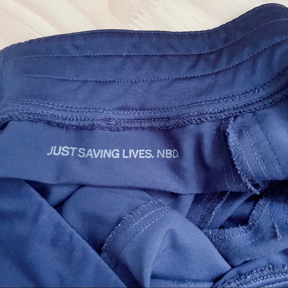 FIGS • Zamora™ Jogger Scrub Pants in Navy Blue, Size XS Petite - Picture 15 of 16